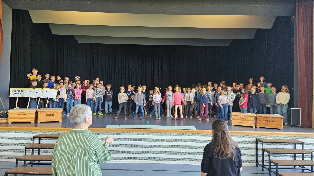 Die Erst- bis Viertklässler der Srenbergschule proben eifrig für ihren musikalischen Abend am kommenden Donnerstag.