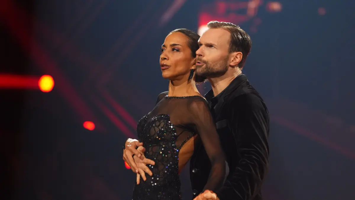 Nadja Benaissa erhielt die wenigsten Punkte und schied in Show 8 gemeinsam mit Profi Vadim Garbuzov aus.