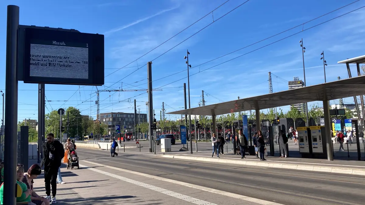 Streik SWU Tarifverhandlungen Verdi Bahnhof Straßenbahn Bus