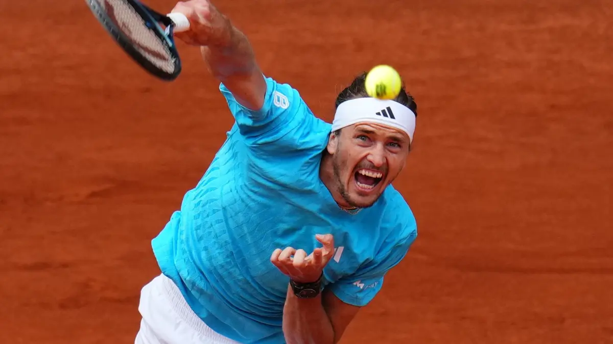 ATP-Tour - Madrid: 03.05.2026, Spanien, Madrid: Tennis: ATP-Tour - Madrid, Einzel, Männer, Finale, Zverev (Deutschland) - Sinner (Italien). Alexander Zverev in Aktion. Foto: Manu Fernandez/AP/dpa +++ dpa-Bildfunk +++