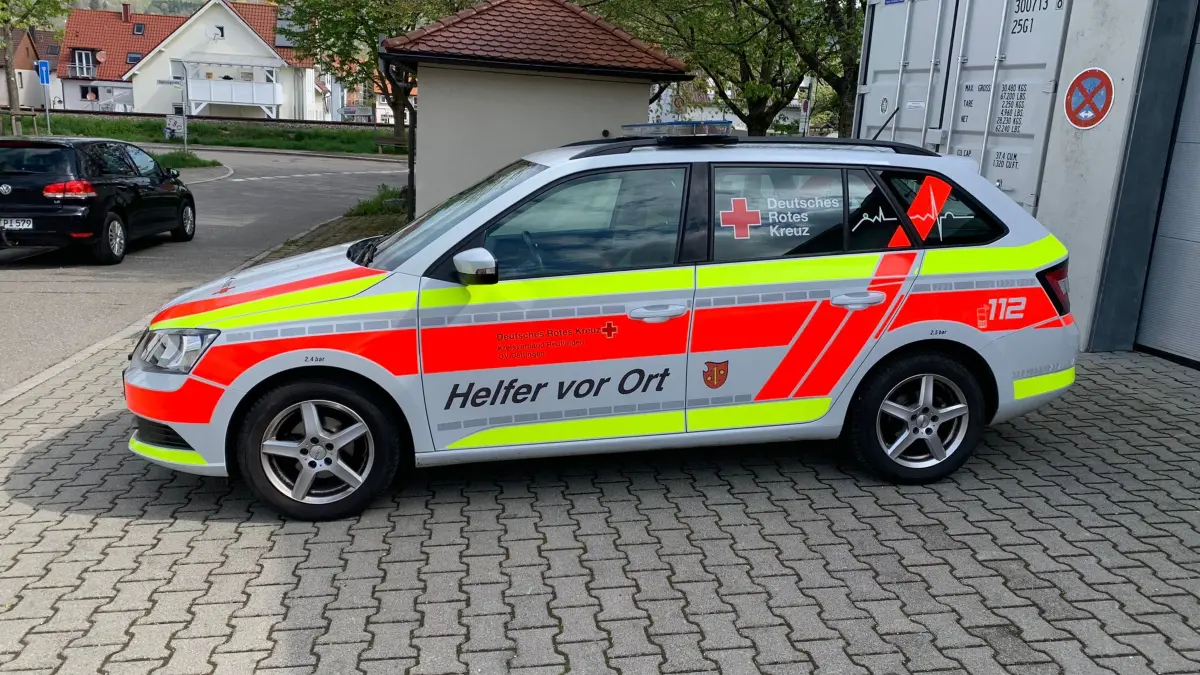 Helfer-vor-Ort-Fahrzeug