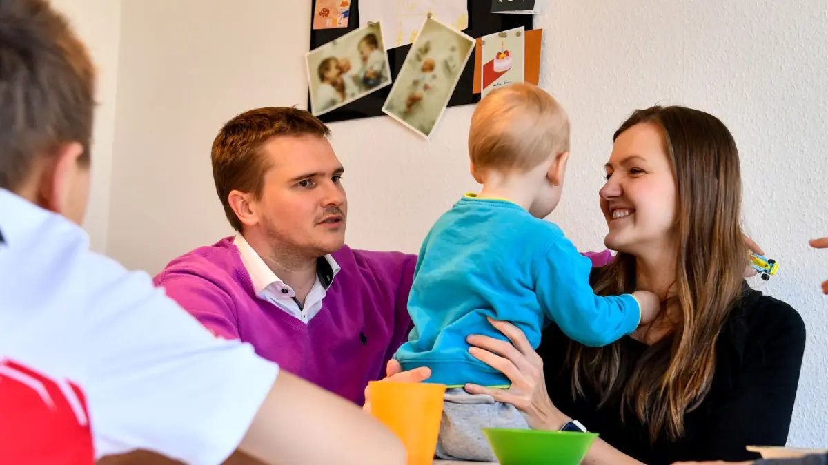 Fröhliche Momente: die Familie Miola.