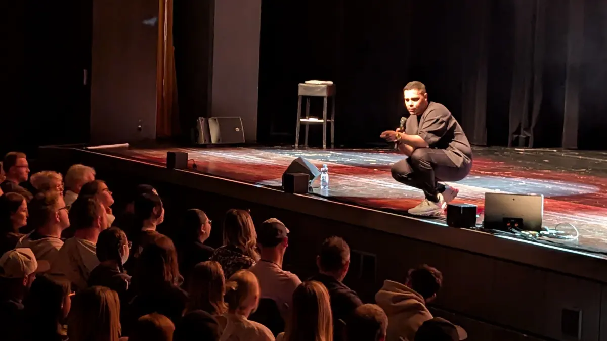 Einen erheblichen Teil des Programms machte die Interaktion zwischen Comedian Osan Yaran und dem Publikum aus.