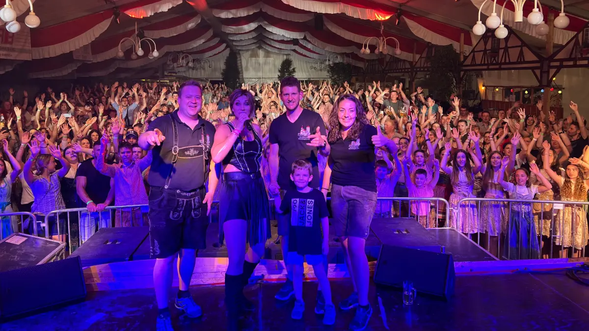 Volles Haus, beste Stimmung - hier bei der Volksrocknacht bei den Musikertagen 2023.