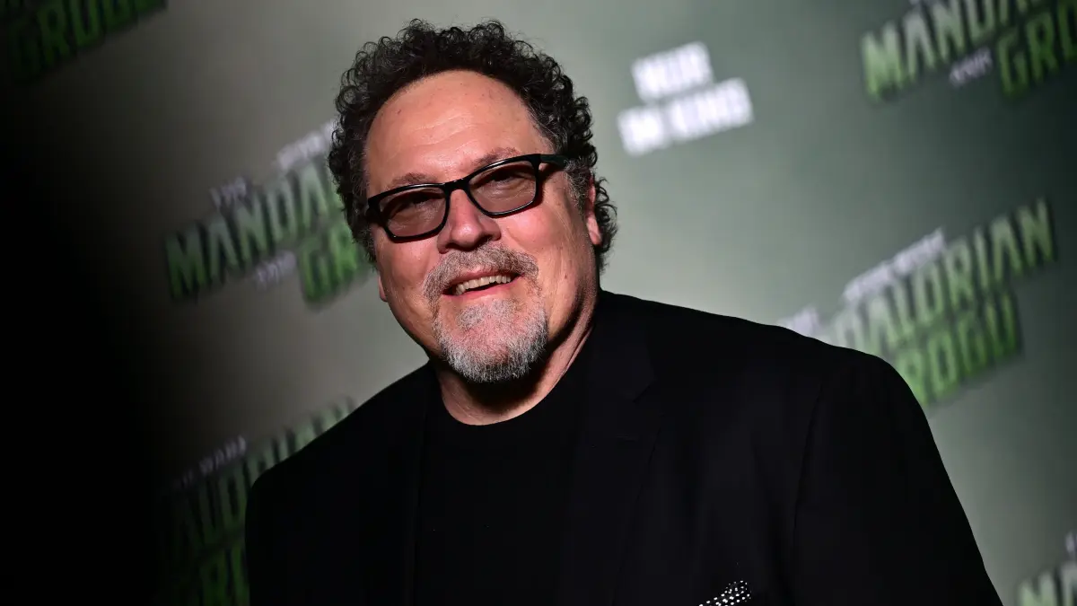Jon Favreau, Schauspieler, Produzent und Regisseur, auf dem Roten Teppich des Fan-Events des Disney-Films Star Wars: The Mandalorian and Grogu.