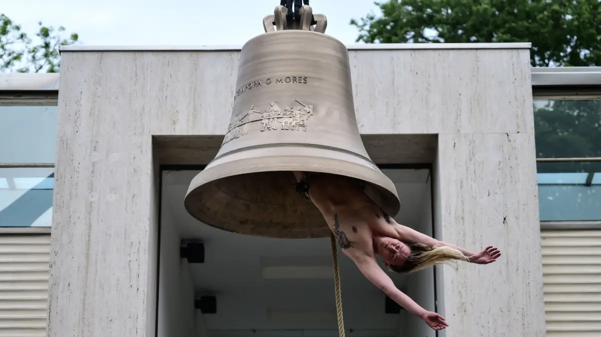 A dancer performs in the “Seaworld Venice” by Austrian artist and Coreographer Florentina Holzinger in the Austrian Pavilion during the pre-opening press view of the 61st Venice Art Biennale in Venice on May 5, 2026. 99 countries are participating in the 61st International Art Exhibition of La Biennale di Venezia (2026) which runs from May 9 to November 22, 2026. (Photo by MARCO BERTORELLO / AFP) / RESTRICTED TO EDITORIAL USE - MANDATORY MENTION OF THE ARTIST UPON PUBLICATION - TO ILLUSTRATE THE EVENT AS SPECIFIED IN THE CAPTION