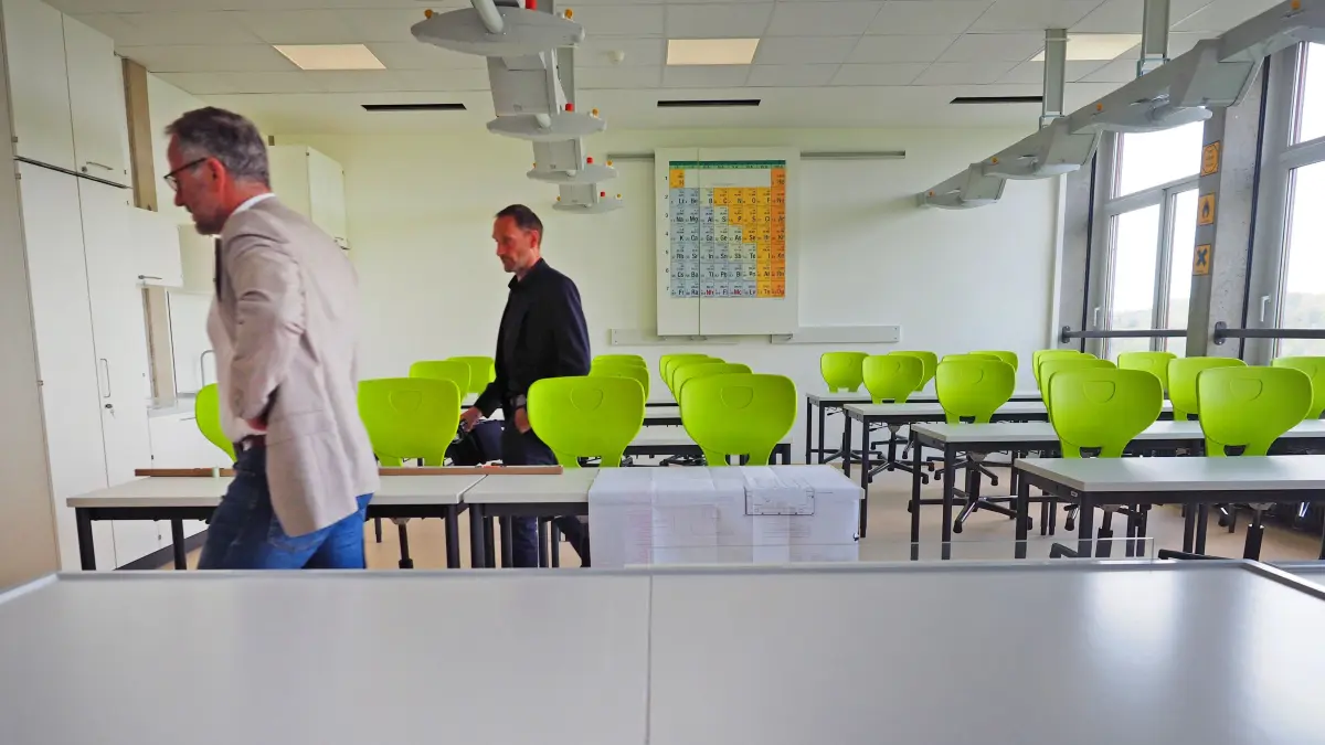 Uhingen Haldenberg-Realschule neuer Chemiesaal