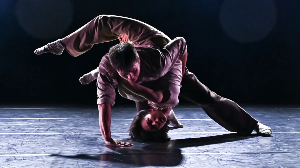 "Push and Pull" heißt die Choreografie von Hung Dance aus Taiwan bei der Gala am Eröffnungsabend