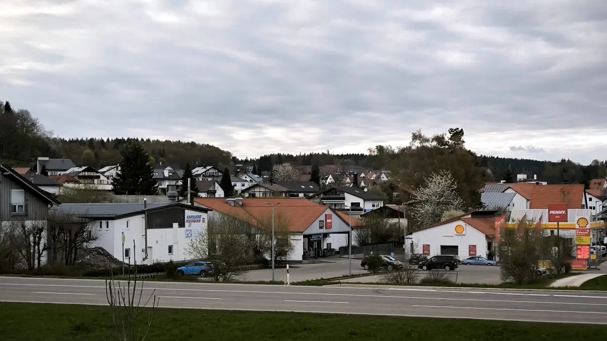 Die Gemeinde Bitz – im Hintergrund liegt die „Groz-Siedlung“ mit dem Untersuchungsgebiet.