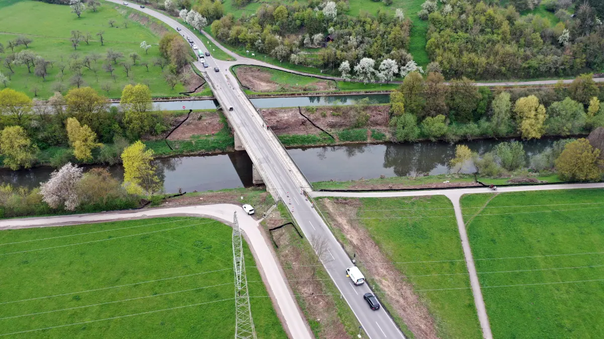 Brücke L371 über Neckar und Neckarkanal zwischen Tübingen und Hirschau
