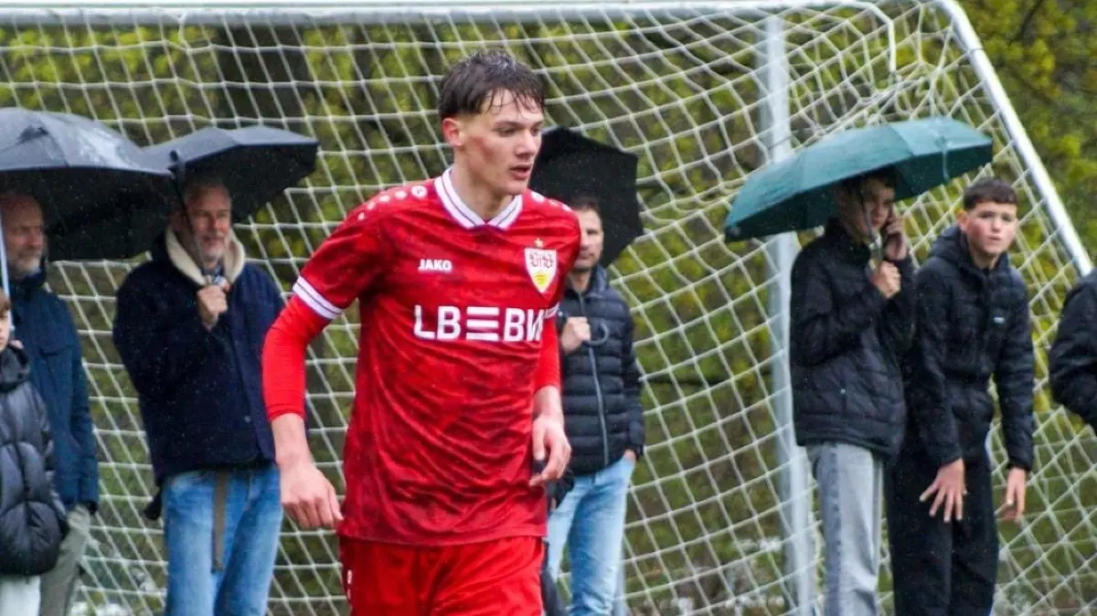 Der 15-jährige Winzinger Johannes "Jojo" Kibler mit Fördervertrag beim VfB Stuttgart ordnet seinen Alltag der Sport-Karriere unter. 