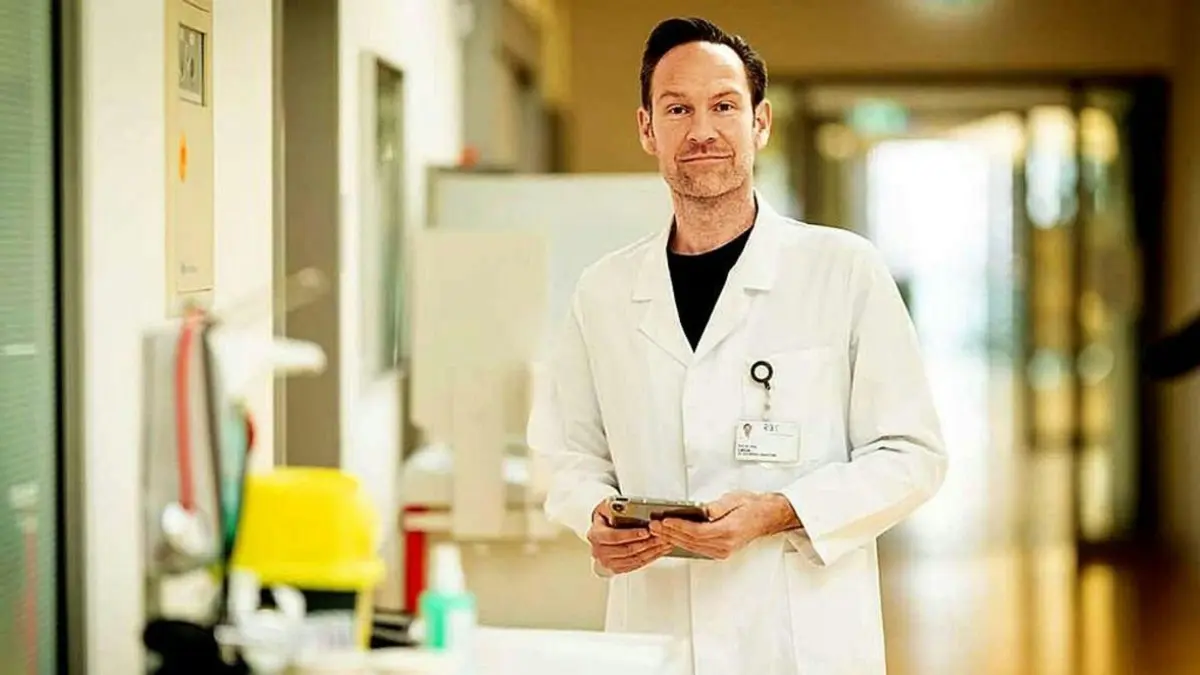 Jörg Latus ist Chefarzt am Robert Bosch Krankenhaus in Stuttgart und unter anderem Experte für Hantaviren