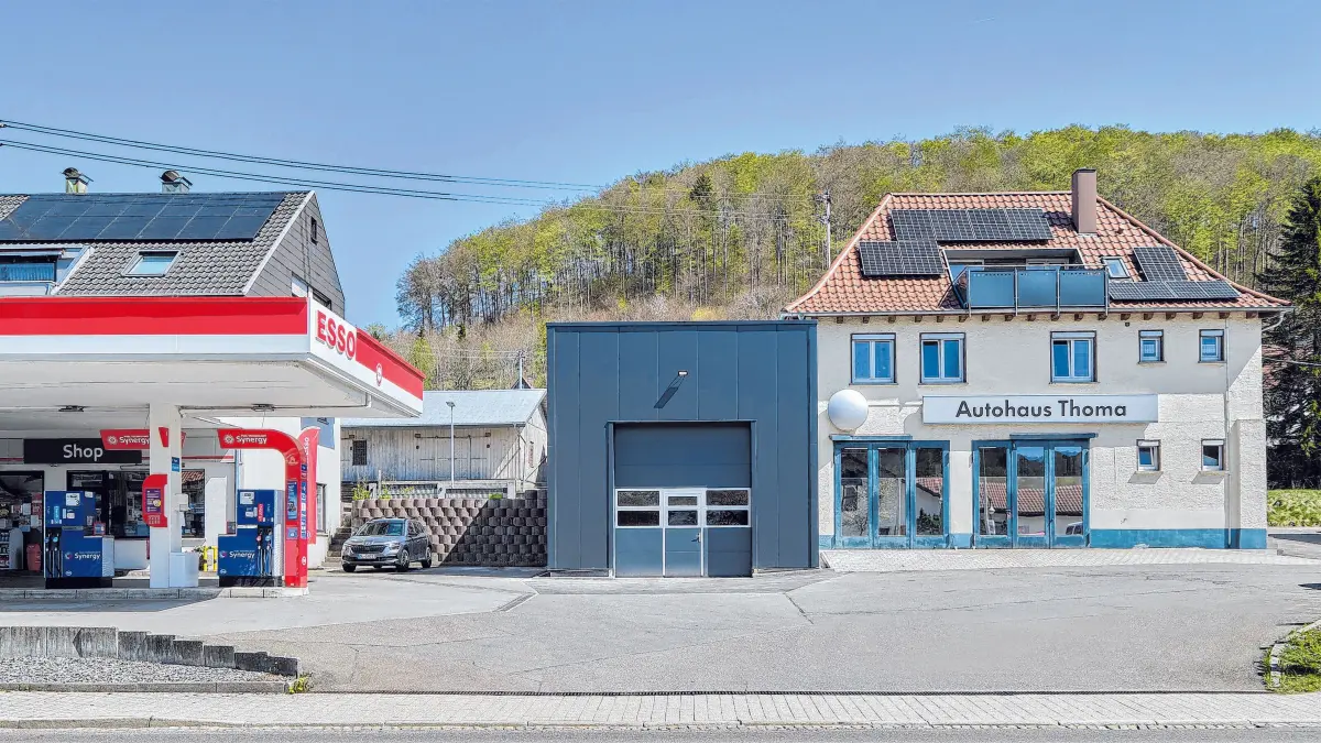 Das Firmengelände des Autohauses Thoma in Albstadt-Onstmettingen, ⇥Foto: Fabian Muuhs