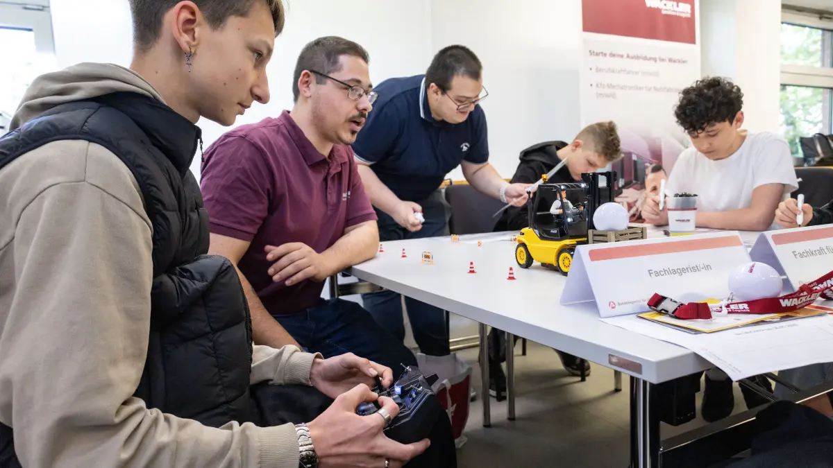 Berufe-Check mit 25 Betrieben aus der Region bei der Agentur für Arbeit