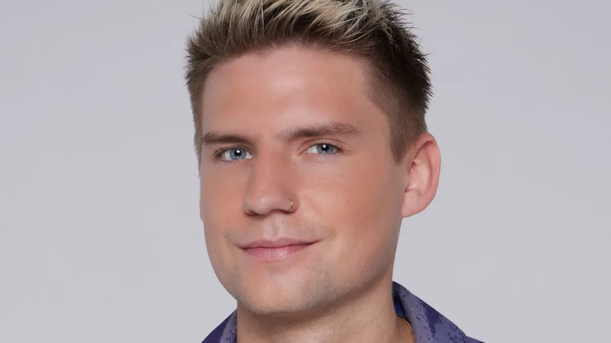 GZSZ-Serienliebling Moritz (Lennart Borchert) hat Stress mit der Polizei.