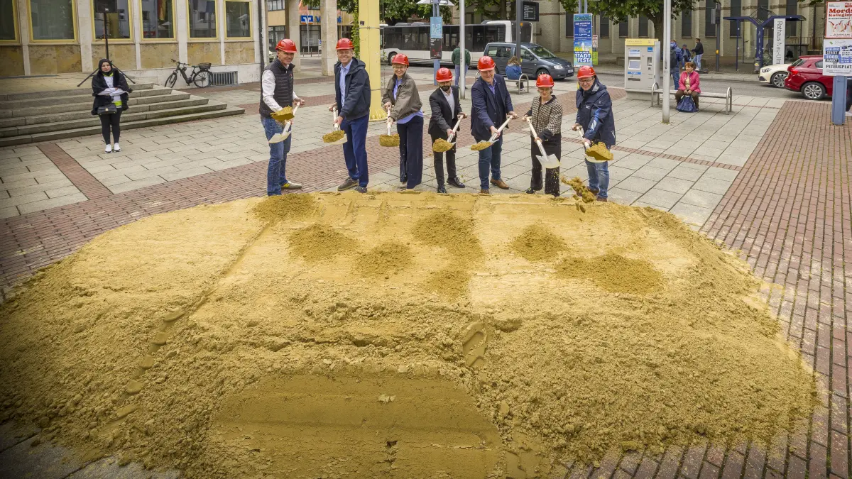 Rathaus Neu-Ulm: Spatenstich Neugestaltung Ludwigstraße Neu-Ulm