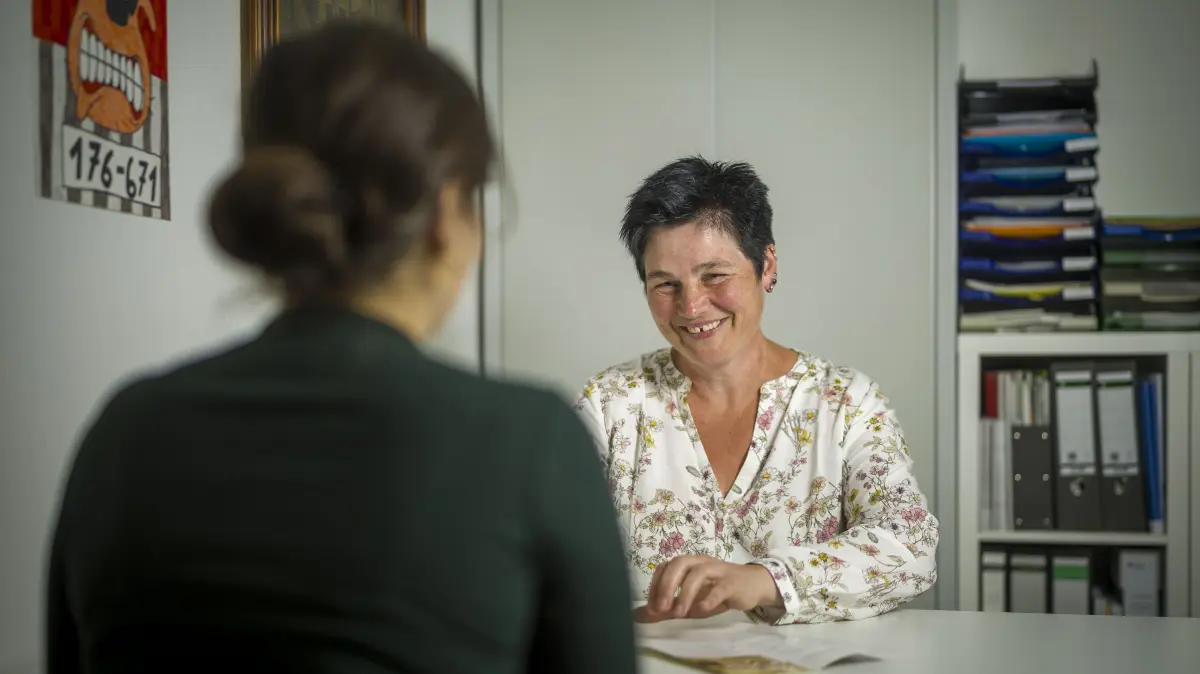 Manuela Beck macht Psychosoziale Prozessbegleitung - für die *Serie am Gericht*