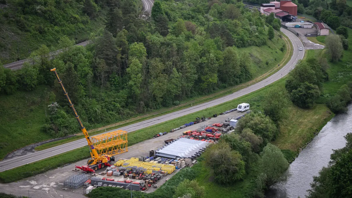 Neckartalbruecke der Bundesstrasse 32 ueber das Neckartal bei Horb: Horb (Kreis Freudenstadt) 07.05.2026
Pressesrunde ueber den Baufortschritt der Neckartalbruecke der Bundesstrasse 32 ueber das Neckartal bei Horb.
Ansicht, Uebersicht lagerplatz Neckartal
FOTO: Pressefoto ULMER / Markus Ulmer
xxNOxMODELxRELEASExx