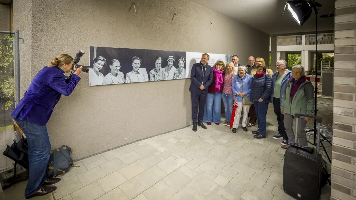 Enthüllung Gedenktafel Gertrud-Brandt-Haus