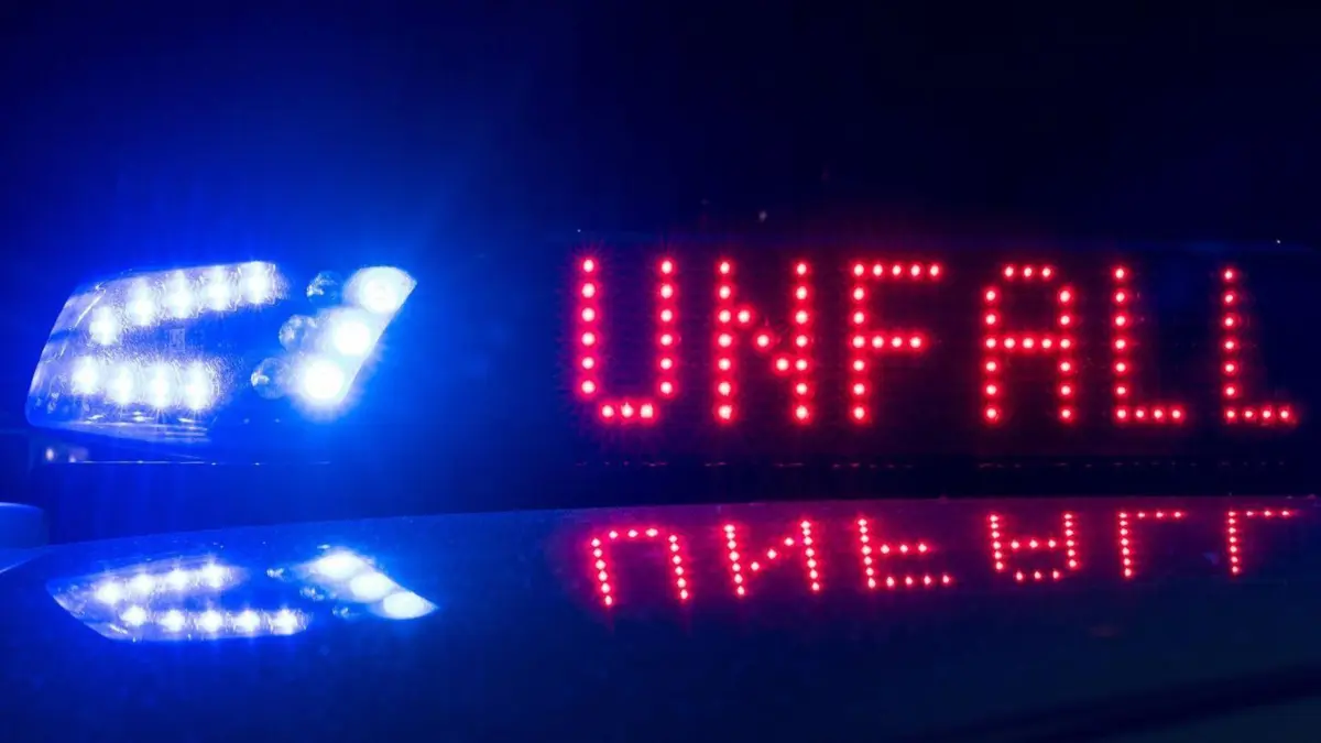 Der entgegenkommende Opel wurde laut Polizei noch auf einen Skoda geschoben (Symbolbild),