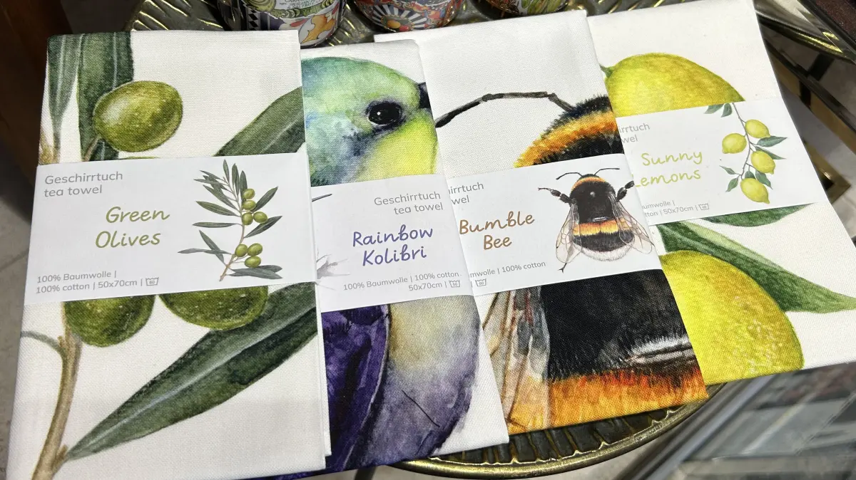 Fröhlich bunte Küchenhelfer von Maluu.