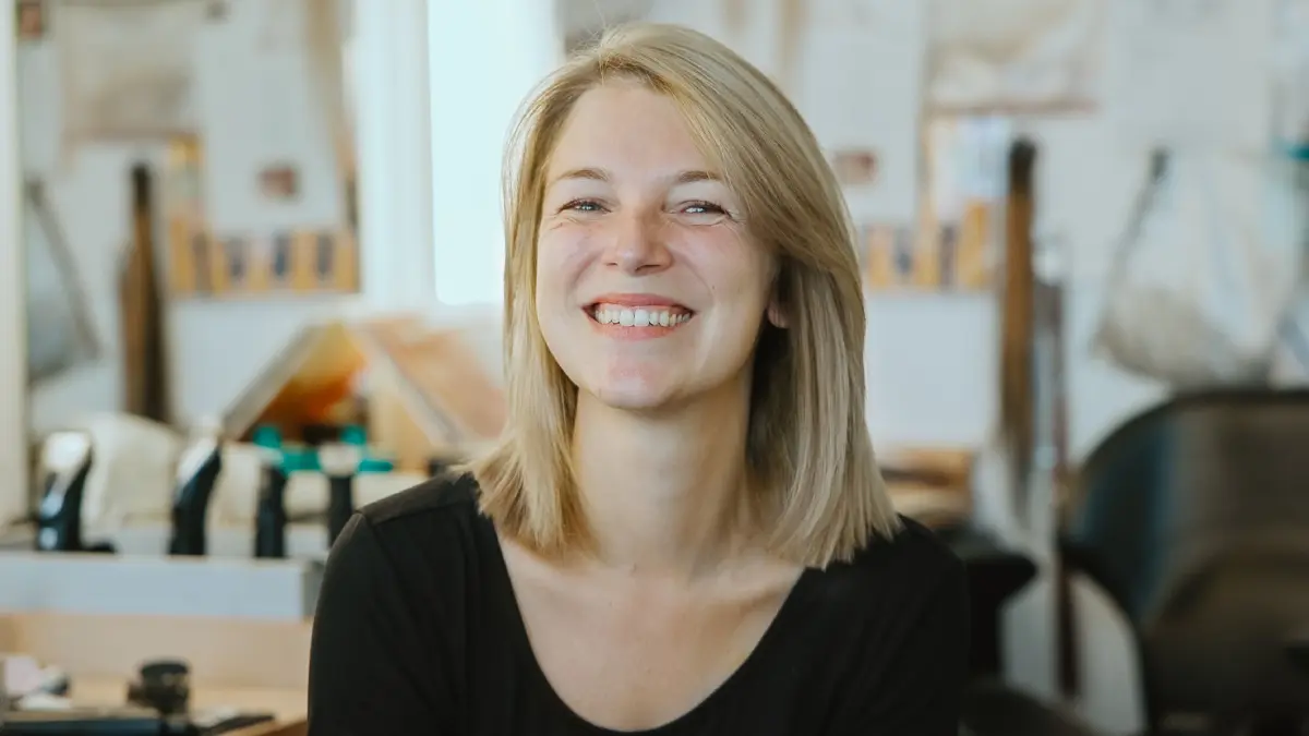 Frischer Style: GZSZ-Star Iris Mareike Steen präsentiert ihren neuen Look.