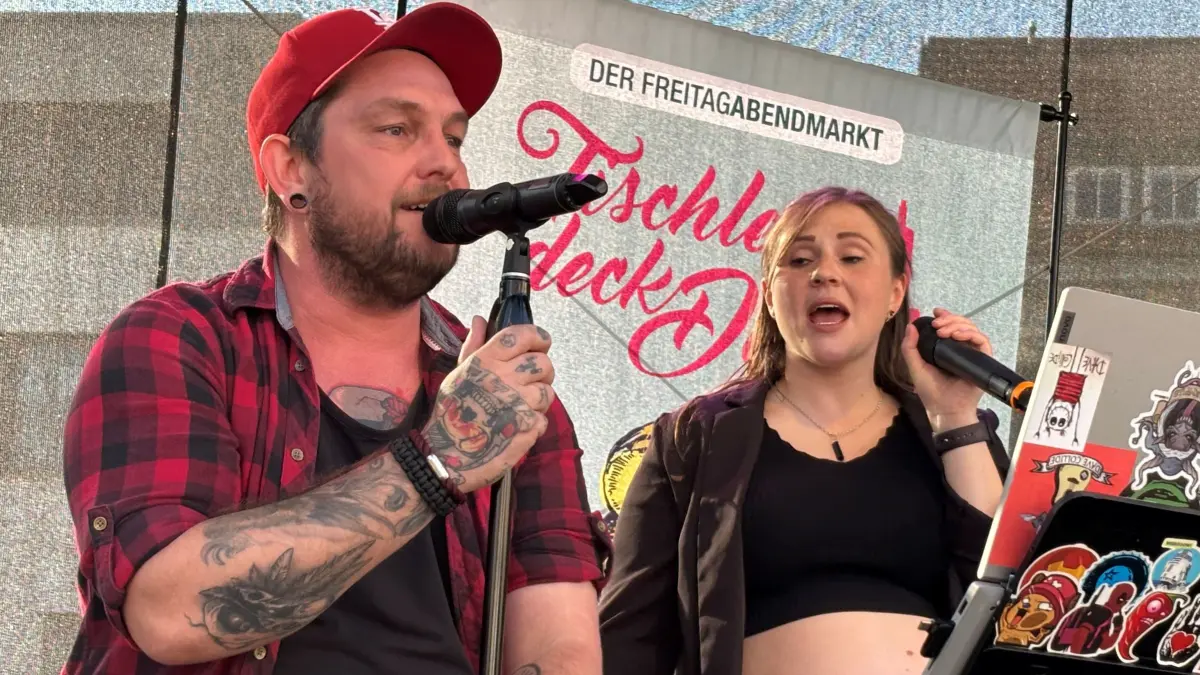 Premiere für "Cover Craft", eine neue Band aus Hechingen und Jungingen, beim Freitagabendmarkt.