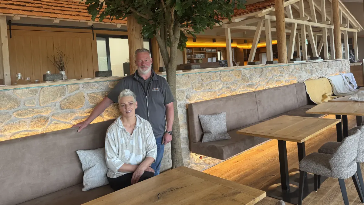 Philippe Frickert und seine Partnerin Alexandra Andres im Lokal.