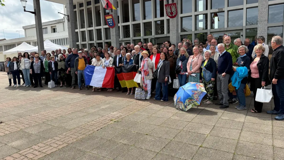 120 Gomaringerinnen und Gomaringer waren drei Tage in Arcis sur Aube unterwegs, um die Freundschaft der beiden Gemeinden zu feiern, die bereits seit einem halben Jahrhundert wärt.