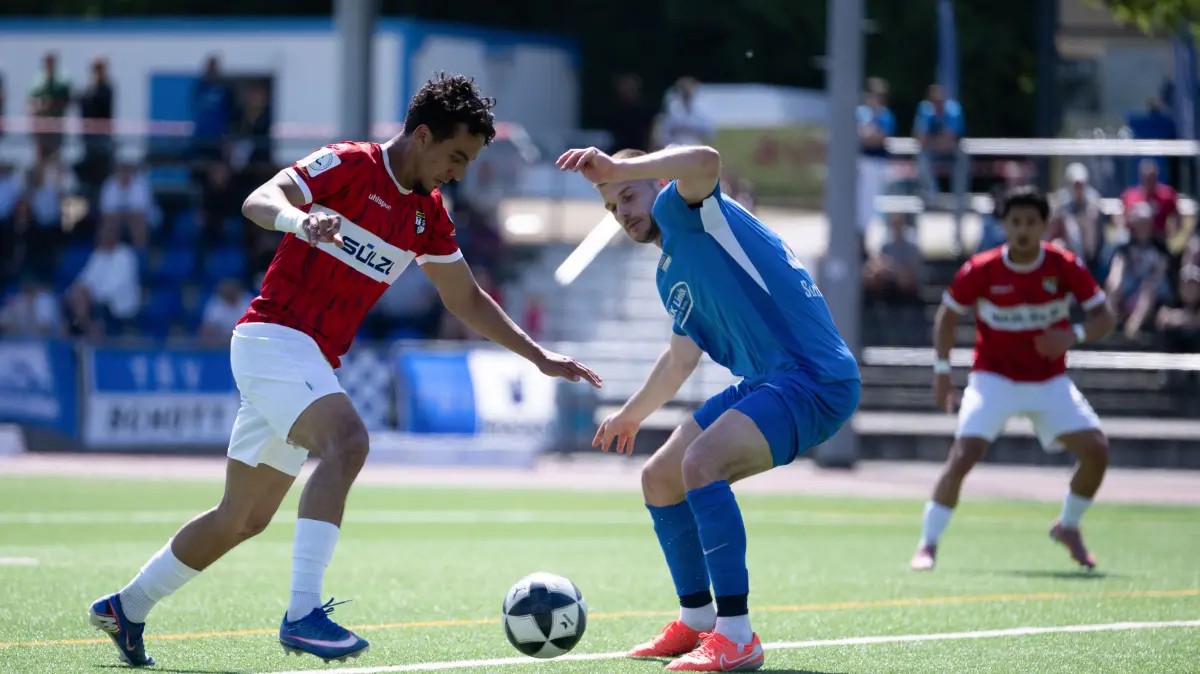 Schott Mainz vs. TSG Balingen, Fussball, Regionalliga Suedwest, 33 Spieltag, Saison 2025/2026, 09.05.2026 : Amney Moutassime (TSG Balingen, #18)
TSV Schott Mainz vs. TSG Balingen, Fussball, Regionalliga Suedwest, 33 Spieltag, Saison 2025/2026, 09.05.2026
Eibner-Pressefoto/Attila Ziga