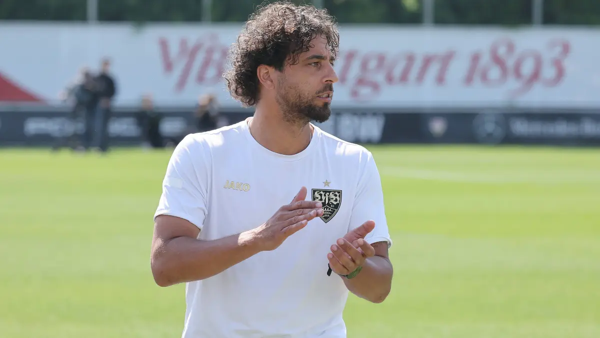 Fußball U17 VfB Stuttgart vs. FC Augsburg: Stuttgart , Fußball U17, U 17 Halbfinale Deutsche Meisterschaft , VfB Stuttgart vs. FC Augsburg , Daniel Jungwirth Trainer VfB *** Stuttgart , Football U17 semi-final German Championship , VfB Stuttgart vs FC Augsburg , Daniel Jungwirth Coach VfB
