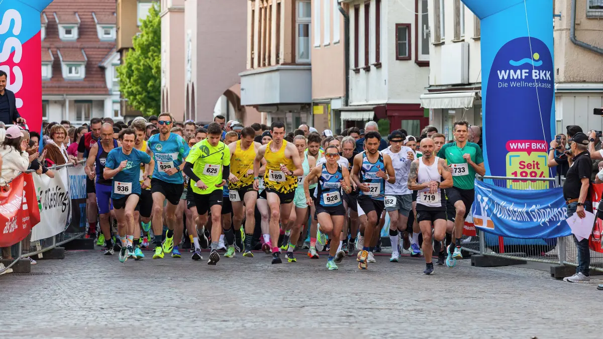 23. Sparkassenlauf der TG Geislingen; 10-km-Hauptlauf;
Start zum 10-km-Hauptlauf;
In der Mitte mit der Startnummer 189 Heiko Thiele, der sowohl den 5-km, als auch den 10-km-Lauf gewonnen hat;
08.05.2026; Geislingen.
Foto: Thomas Madel
