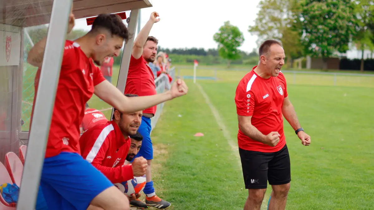 SV Vollmaringen - SGM Rexingen/Dettingen/Beta, Fussball, Herren, Kreisliga A3, 22.Spieltag, Saison 2025/2026, 10.05.2026: Michele Klarner, Trainer, SV Vollmaringen, Fussball, Herren, Kreisliga A3, 22.Spieltag, Saison 2025/2026, 10.05.2026 SV Vollmaringen, Fussball, Herren, Kreisliga A3, 22.Spieltag, Saison 2025/2026, 10.05.2026