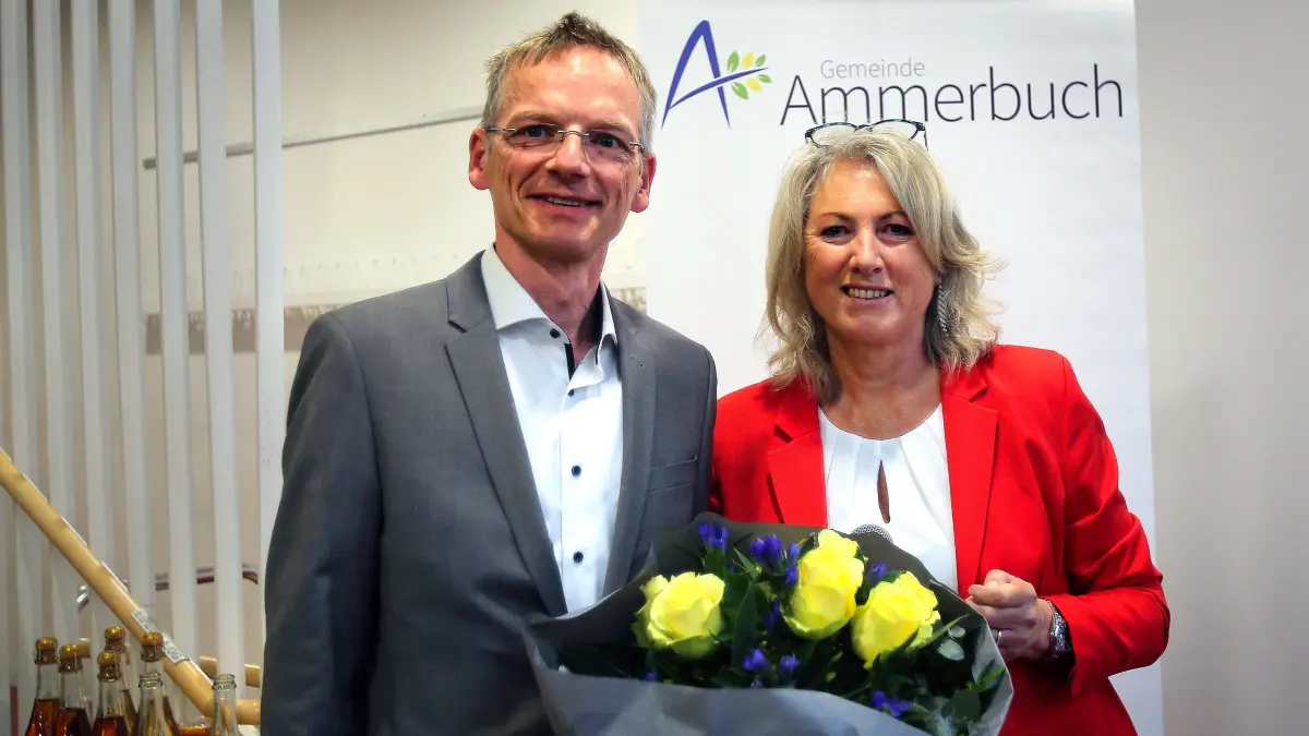 Der künftige Ammerbucher Bürgermeister Daniel Rudolph und seine Vorgängerin in diesmem Amt Chrislet Halm.