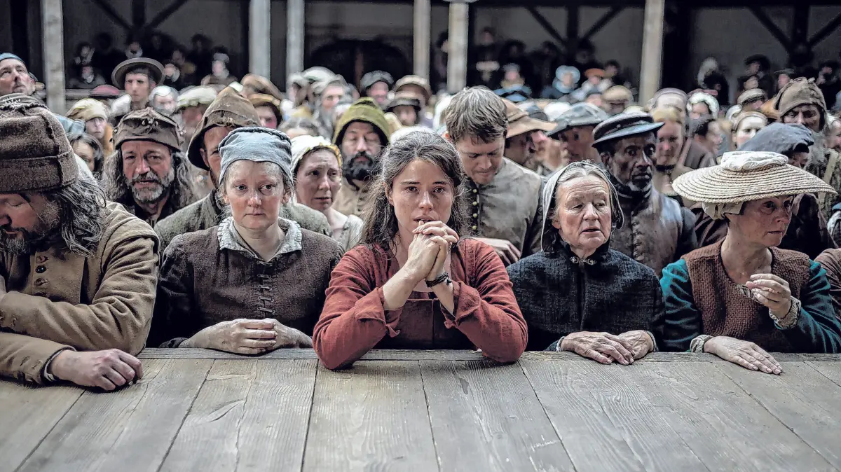 Der Film „Hamnet“ kommt in die Kinos: Jessie Buckley als Agnes (Mitte) in Chloe Zhaos Film "Hamnet", der am Donnerstag (22.01.2026) in die Kinos kommt. "Hamnet" dramatisiert nach einem Roman von Maggie O’Farrell eine tragische Episode aus dem Leben der Shakespeares. Ein Film ueber Liebe, Tod und Kunst, bravouroes inszeniert von der Regisseurin, die mit dem mehrfach oscarpraemierten "Nomadland" international bekannt wurde. (Siehe epd-Filmkritik vom 20.01.2026) ACHTUNG: VEROEFFENTLICHUNG DES FOTOS NUR IM ZUSAMMENHANG MIT BERICHTERSTATTUNG UEBER DEN FILM SECHS WOCHEN NACH START DES FILMS GESTATTET!
