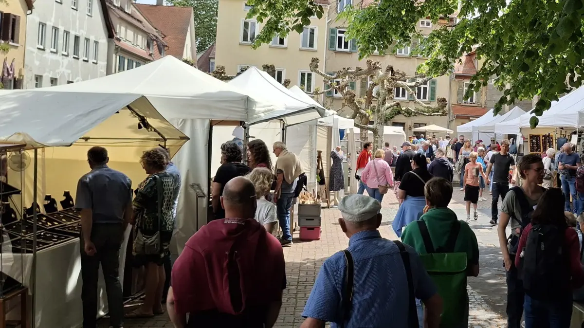 Schönes Ambiente auf dem Markt der Möglichkeiten.