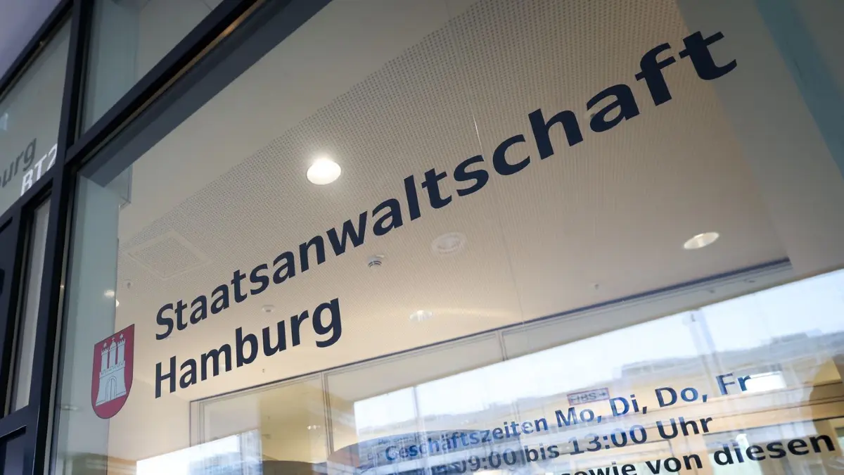 Staatsanwaltschaft Hamburg: ARCHIV - 15.01.2025, Hamburg: Außenansicht mit Haupteingang zur Staatsanwaltschaft Hamburg. (zu dpa: «Anschlag in Hamburg geplant? 17-Jähriger festgenommen») Foto: Christian Charisius/dpa +++ dpa-Bildfunk +++