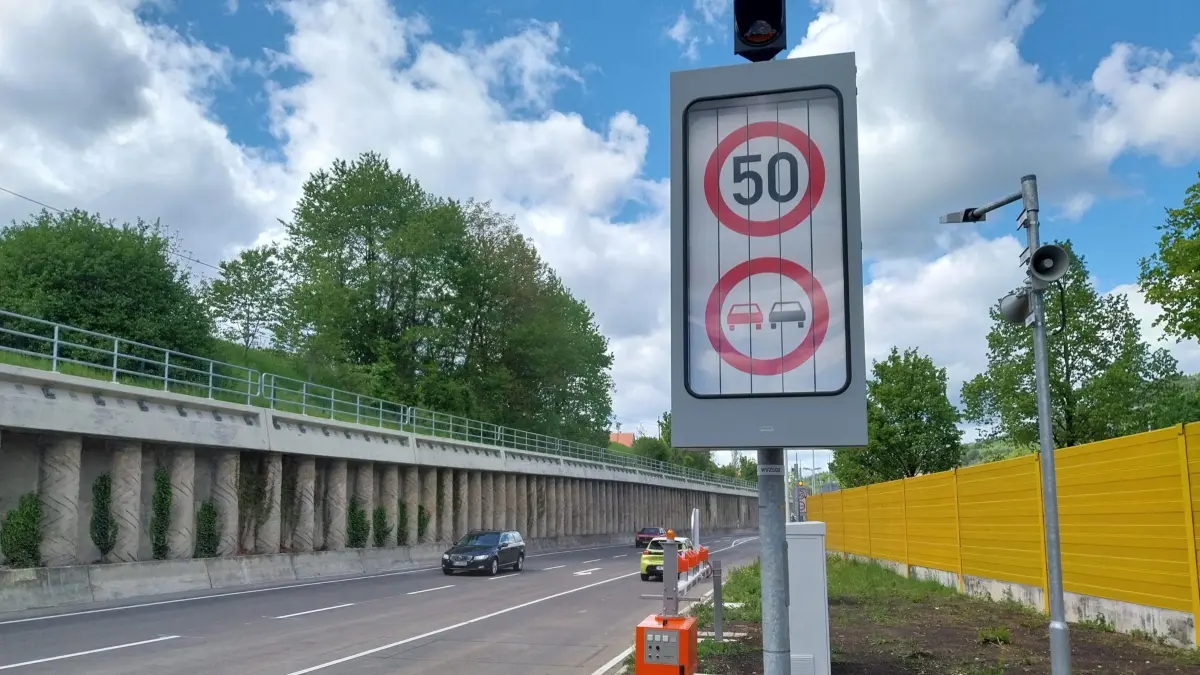 Endlich: Der Verkehr auf der B 463 zwischen Albstadt und Balingen rollt wieder durch den Tunnel in Laufen.
