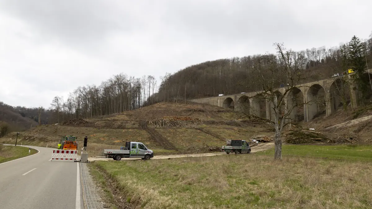 Sperrung der K1447 zwischen Gosbach und Drackenstein auf Grund von Forstarbeiten im Zusammenhang mit der Autobahn A8