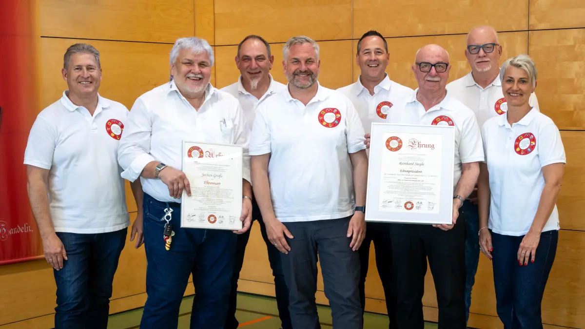 Generationenwechsel bei der VFON: (v.l.) Jörg Ritter, Jochen Große, Reiner Micheler, Jochen Fundel, Daniel Dangelmaier, Reinhard Siegle, Harry Vojta und Nadine Wassmer.