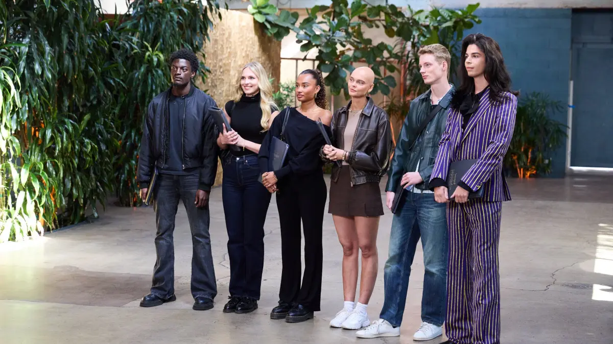 Ib, Anna, Aurélie, Anika, Luis und Alexavius beim Casting in Folge 23.