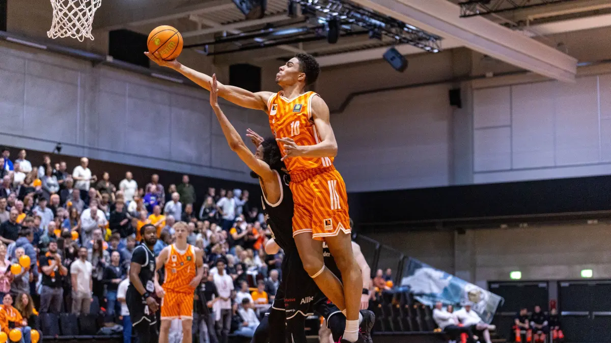 OrangeAcademy Ulm vs ETB Miners Essen , Basketball,Barmer Basketball 2. Bundesliga ProB, Play-Offs Finale, Saison 2025/2026, 13.05.2026: Endurance Aiyamenkhue (OrangeAcademy Ulm, #10) beim Wurf.
OrangeAcademy Ulm vs ETB Miners Essen , Basketball,Barmer Basketball 2. Bundesliga ProB, Play-Offs Finale, Saison 2025/2026, 13.05.2026,
Foto: Eibner-Pressefoto/Davide Di Giovanni