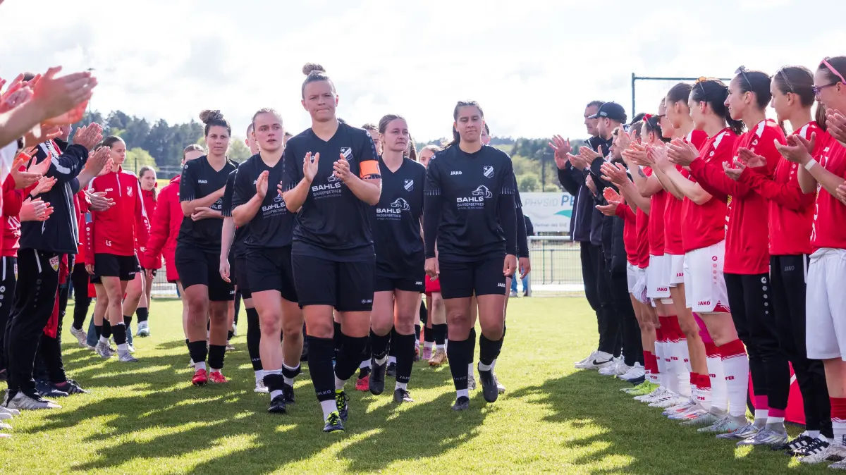 Die pure Enttäuschung ist den Spielerinnen des SV Eutingen nach dem verlorenen WFV-Pokalendspiel ins Gesicht geschrieben.