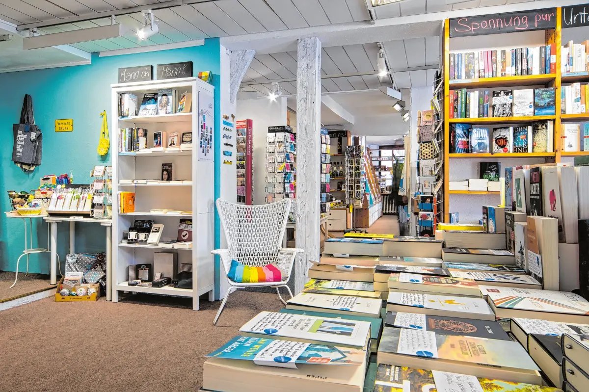 Hier gibt es Futter für Bücherwürmer - aber auch manches, was das Leben schöner macht.