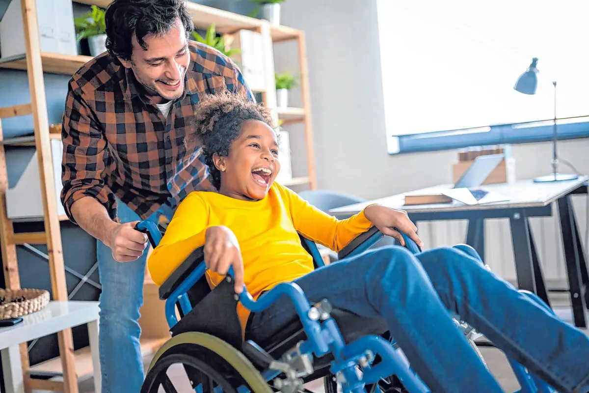 Freiwillige Hilfe stiftet Sinn, bringt Freude und bereichert den Lebenslauf.⇥Foto: NDABCREATIVITY/adobe.stock