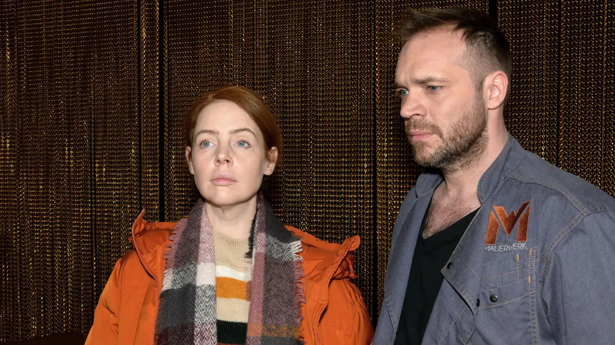 Toni (Olivia Marei) bekommt Erik (Patrick Heinrich) einfach nicht aus dem Kopf.