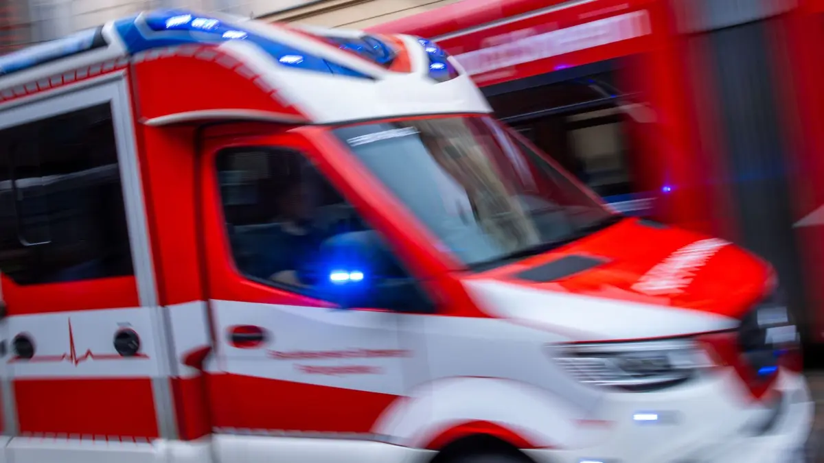 Notarzt im Blaulicht-Einsatz
