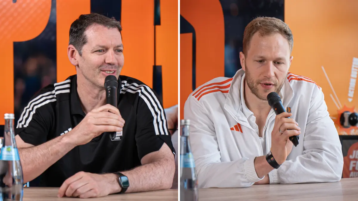 Headoach Ty Harrelson und Kapitän Christian Sengfelder auf der Pressekonferenz vor dem Auftakt der BBL-Playoffs