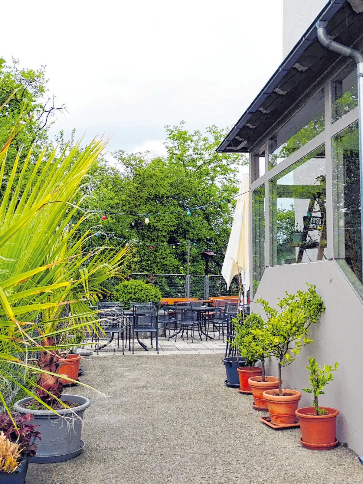 „Nicht zu Hause und doch daheim, so kann’s nur im Bahnhöfle in Stubersheim sein“ – das ist die Devise des Gastronomiebetriebes in Stubersheim. Gasthaus, Hotel, Biergarten und Ferienhaus gehören zum großen Portfolio des Bahnhöfles Stubersheim. ⇥Fotos: Patricia Jeanette Moser