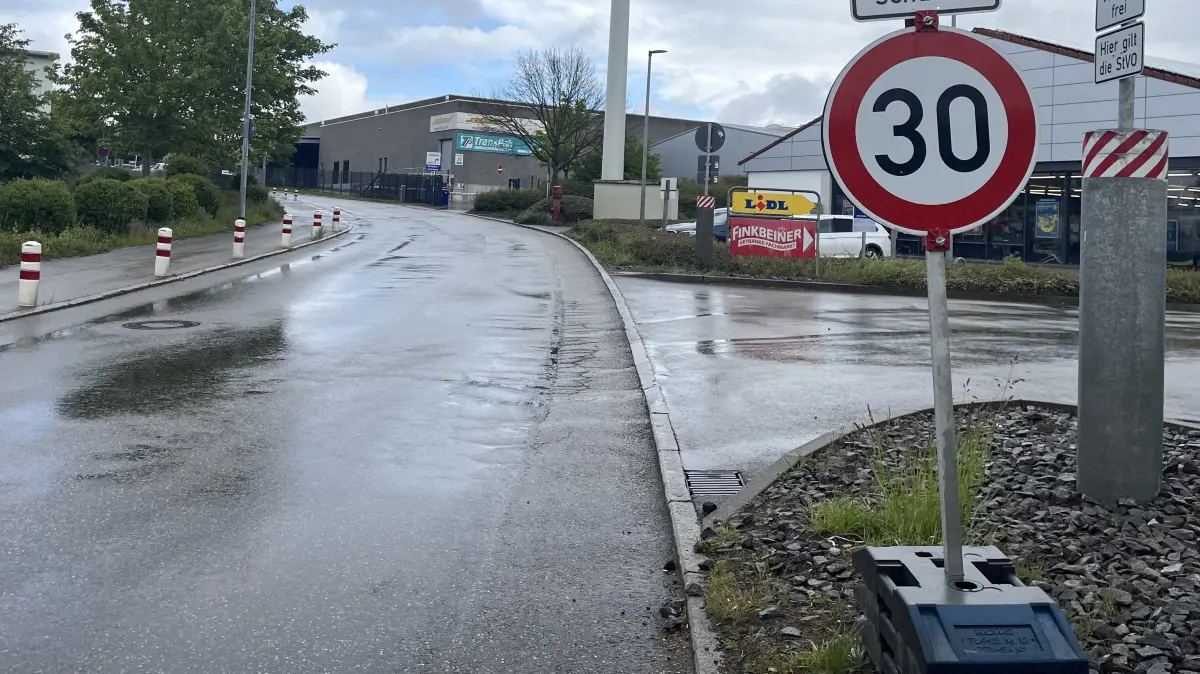 Robert-Bosch-Straße Empfingen Straßenschäden Sanierung